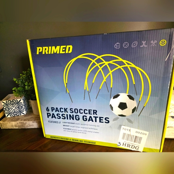 NIB Primed Yellow Soccer Passing Gates - 6 Pack - Picture 1 of 2